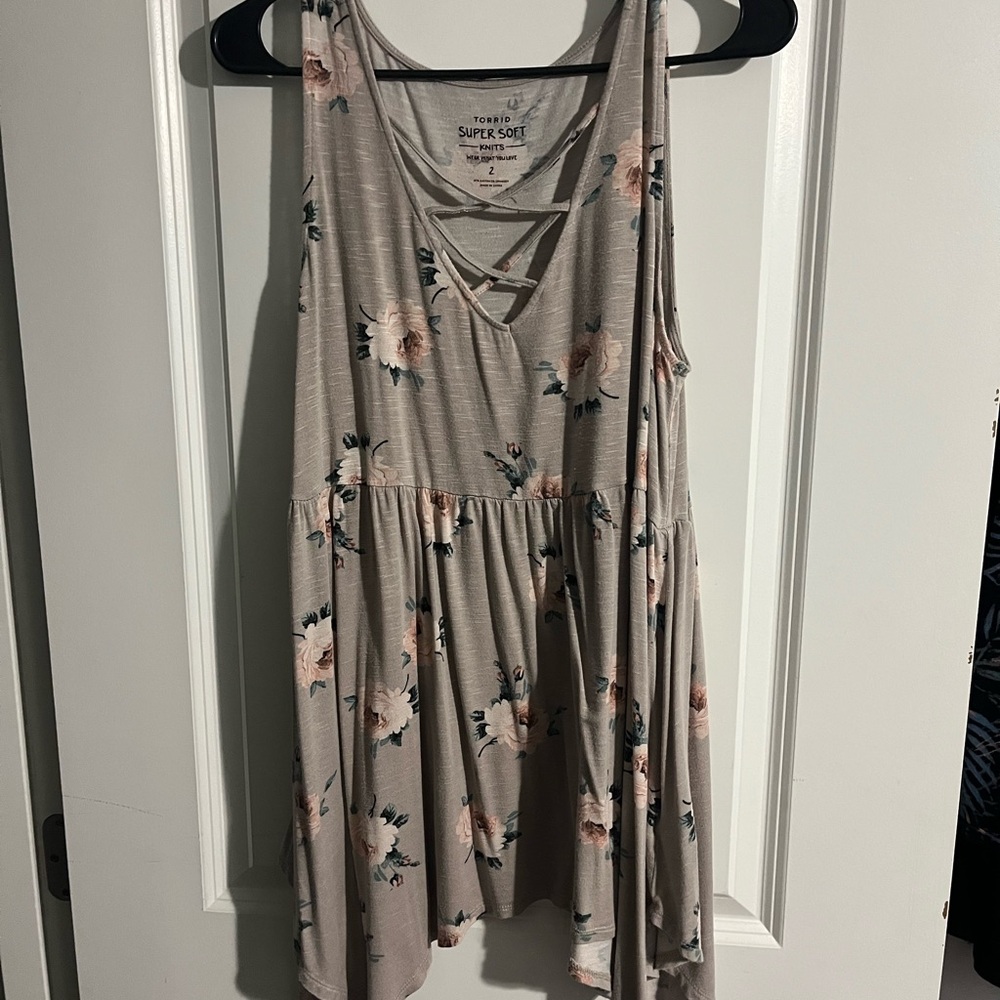 Torrid Floral Tank Top in Beige and Pink